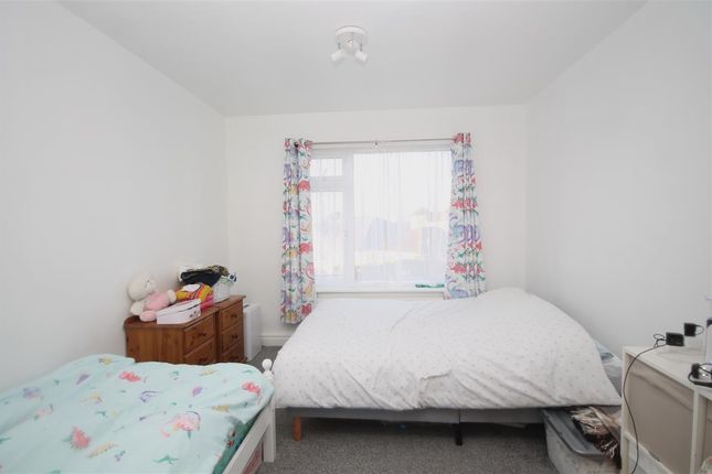 Flat for sale in Marine Court, Marine Parade West, Clacton On Sea