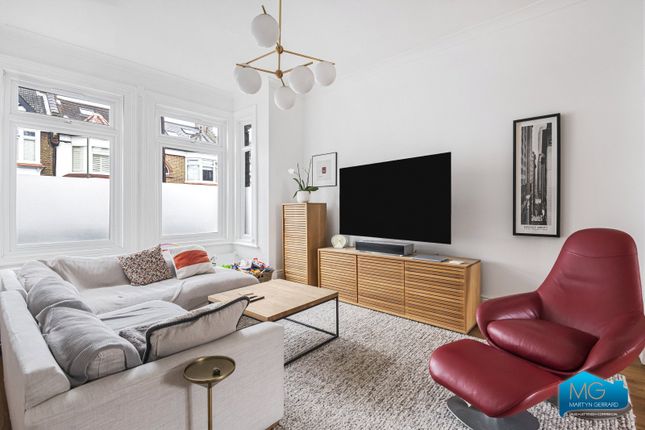 8, Park Hall Road, London photo 2