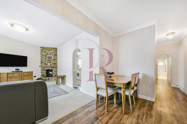 Flat for sale in West Street, Harrow On The Hill