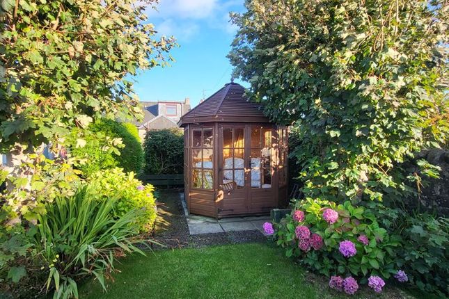 End terrace house for sale in Rose Cottage, Thornton