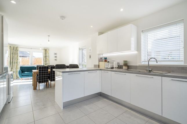11, Skipper Walk, Ashford photo 3