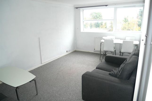 2 Fairview Court, Holders Hill Road, Hendon photo 3