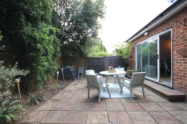 5, Highway Road, Maidenhead photo 4