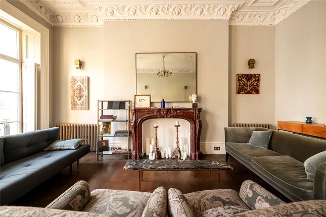 Flat 3, 44, Kensington Park Gardens, London photo 3