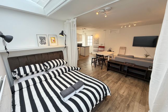 Queen's Gate Mews, ICL/South Kensington/London photo 3