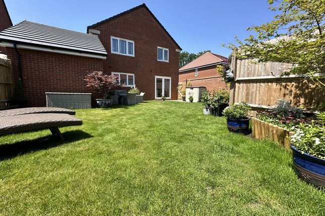 22, Miles Road, Bordon photo 3