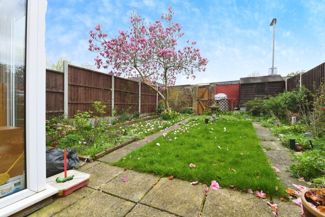 End terrace house for sale in Camellia Place, Basildon, Essex