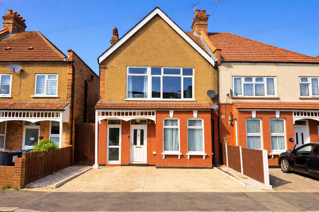 2-bed flat on 51B, Welldon Crescent, Harrow, £375,000