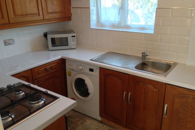 Very Near Lionel Road North Area, Ealing Brentford Borders Gunnesbury Park photo 3