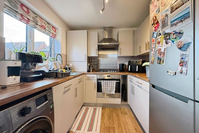 19 Sandhole Crescent, Telford photo 2