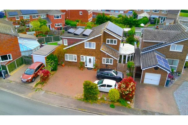 22, Beech Avenue, Biggleswade photo 2