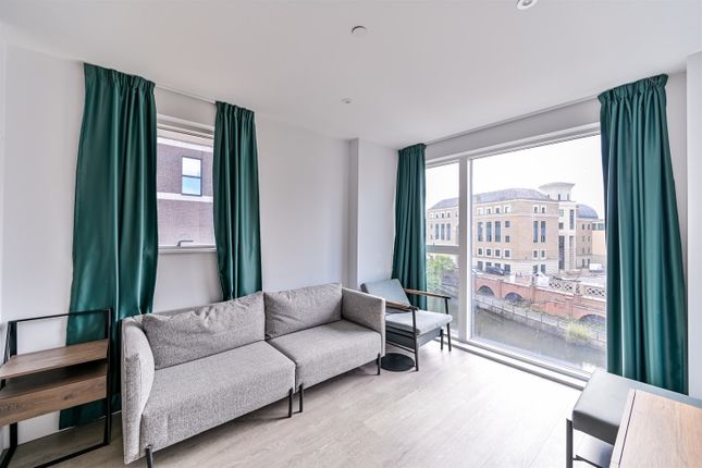 3, Flat 35, Joseph Huntley Walk, Reading photo 4