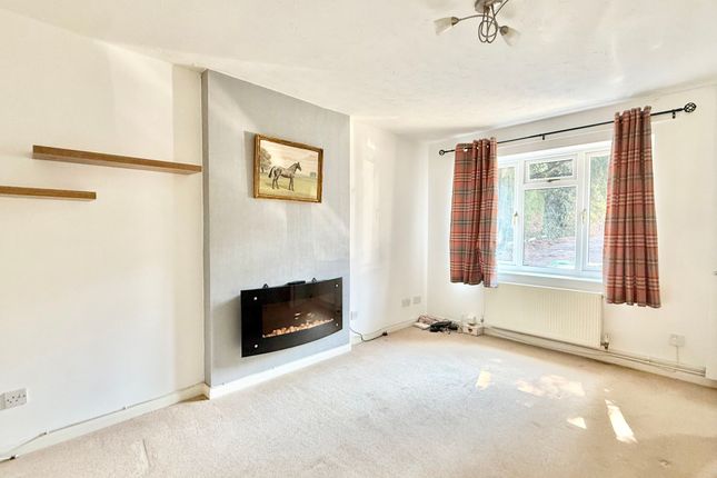 22 The Brackens, Southampton photo 4
