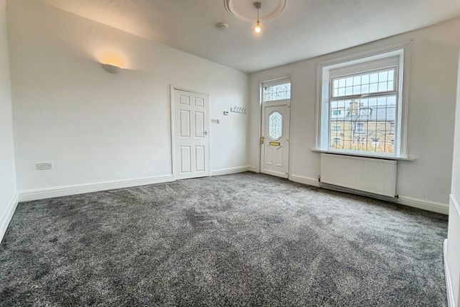 19, Beacon Street, Bradford photo 3