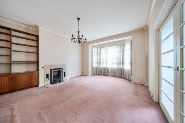 2-bed flat on Flat 60, Wellington Court, 55-67, Wellington Road, St. John's Wood, £875,000