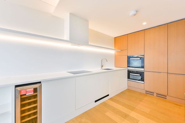 Rathbone Place, Fitzrovia photo 3