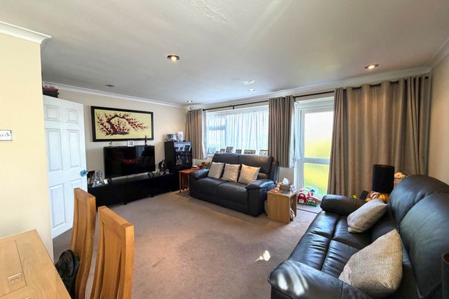 2 Elmfield Court, Wickham Street, Welling photo 4
