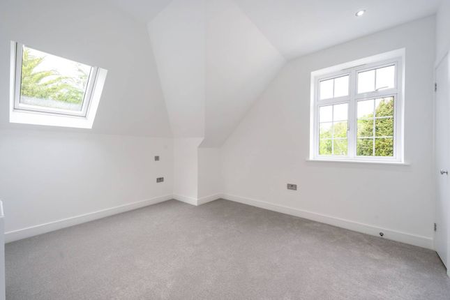 Thumbnail Flat for sale in Green Lane, Purley Way, Purley