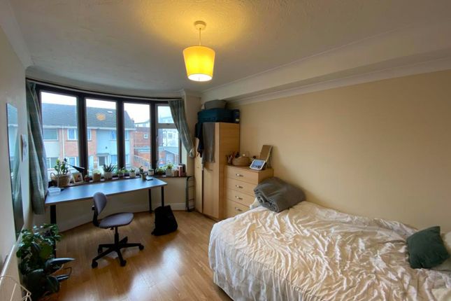 1B, Spear Road, Southampton photo 5