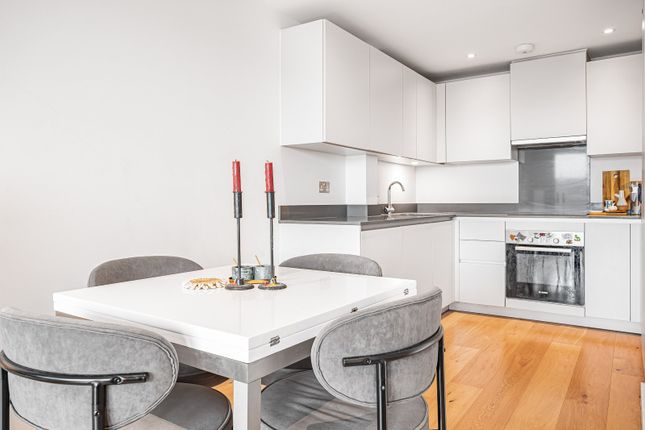 Flat 20, 66, Dalston Lane, London photo 4