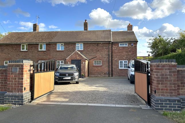 Electric Gated Front Aspect 330