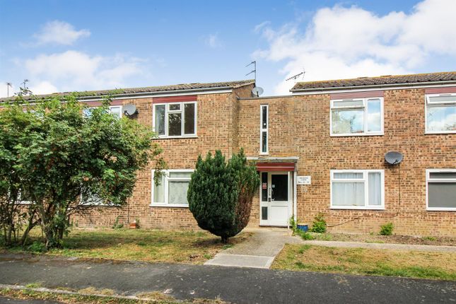 Flat to rent in Orchard Close, Stoke Mandeville, Aylesbury