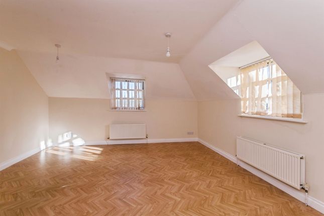 Flat 8, The Shrubbery, West Street, Axminster photo 3