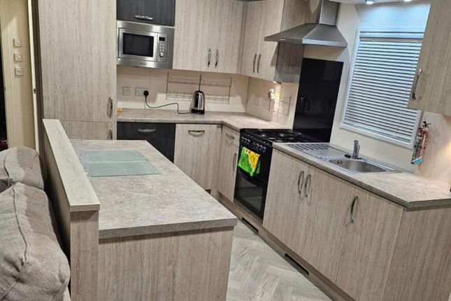 Lodge, 2020 Delta Lakeside, Hythe Road, Dymchurch photo 3