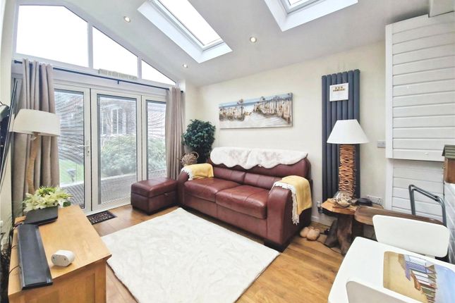 46, Ashton Field Drive, Manchester photo 4