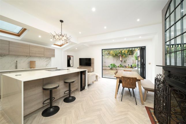 3, Strathmore Road, London photo 2