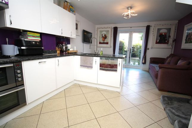 52, St. Helena Avenue, Milton Keynes photo 4