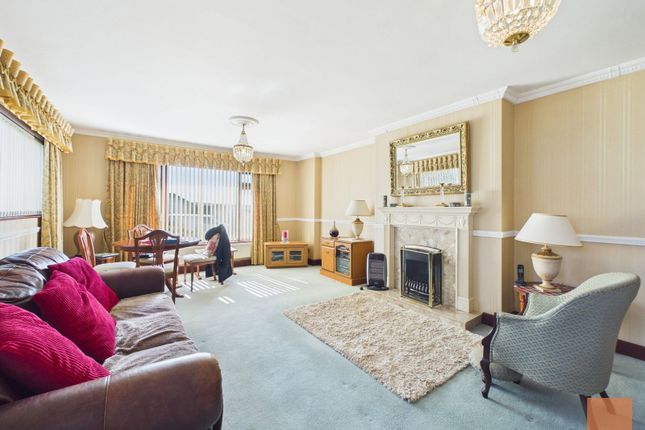2, Whitestone Crescent, Bodmin photo 3
