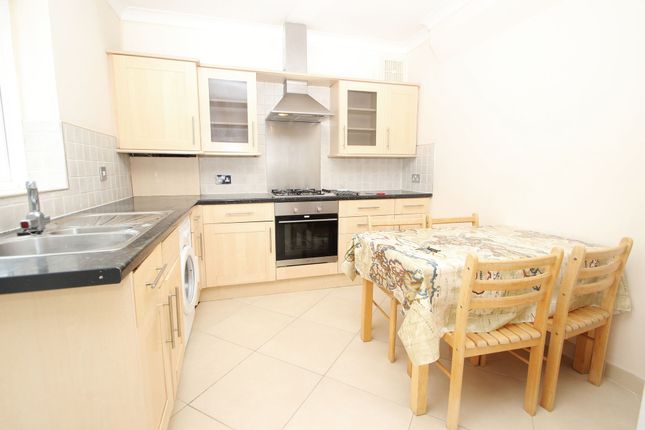 Flat 1, 185 Holdenhurst Road, Bournemouth photo 3
