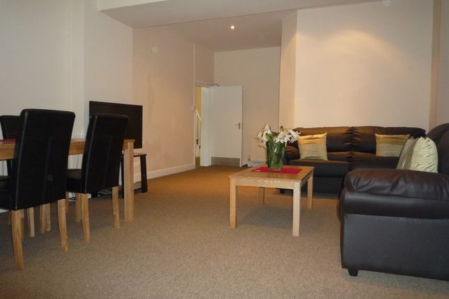 Flat to rent in High Street, Madeley, Madeley, Shropshire