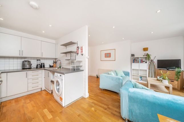 Flat 1, 45, Pigott Street, London photo 4