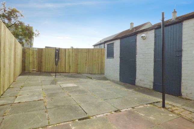 25, Ryan Road, Glenrothes photo 4