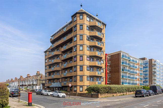 Thumbnail Flat for sale in Prince Of Wales Court, Kingsway, Hove