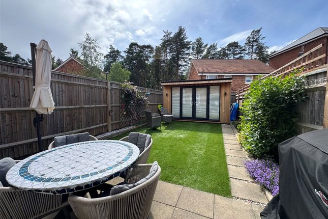 27, Red Cedar Avenue, Hampshire photo 4