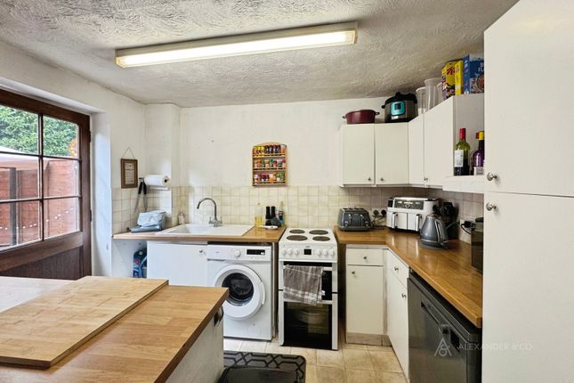 42, Halleys Way, Dunstable photo 3