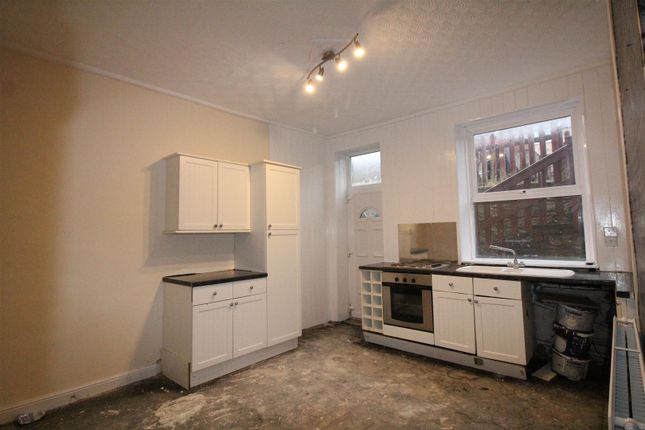 40, Commonside, Batley photo 2