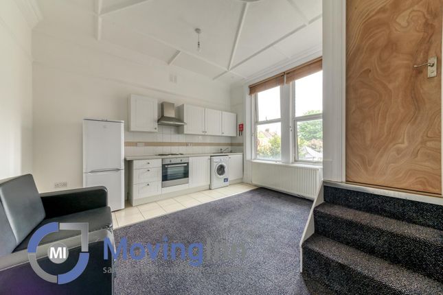 Flat 2, 16, Gleneldon Road, Streatham photo 3