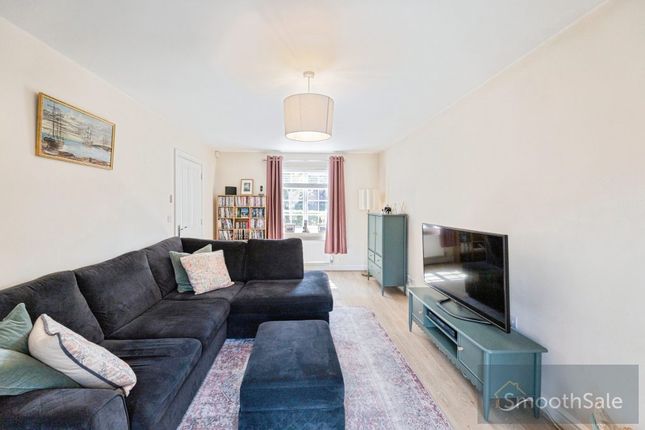 1, Juniper Drive, Bedford photo 3