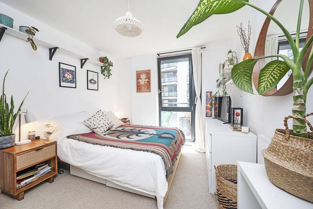 Flat for sale in Palmers Road, Bethnal Green, London