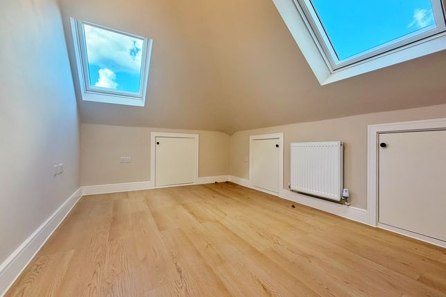 364, Whitton Avenue East, Greenford photo 3