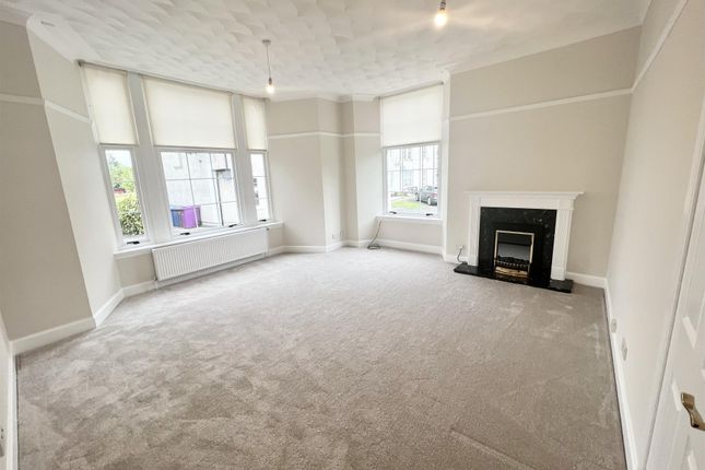 26, Academy Court, Irvine photo 2