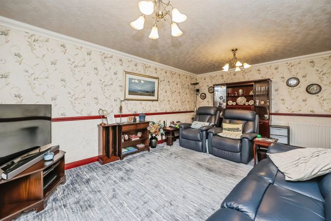 5, Simonfields Close, Ilkeston photo 3