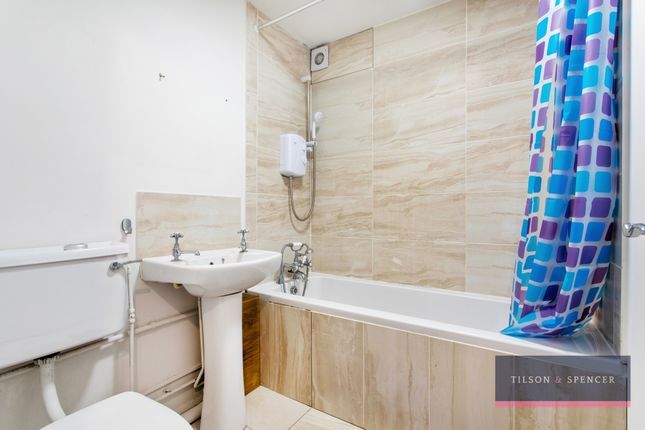 Flat for sale in Cherry Blossom Close, Palmers Green, London