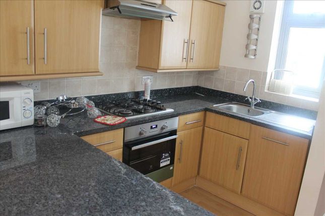 Flat to rent in Mayna Court, Columbia Avenue, Edgware