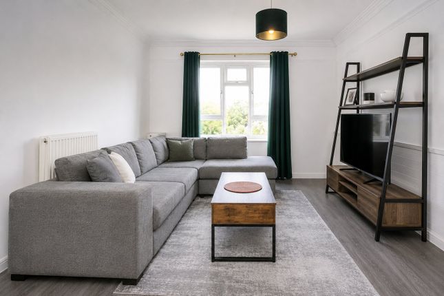141, Mallows Green, Harlow photo 3