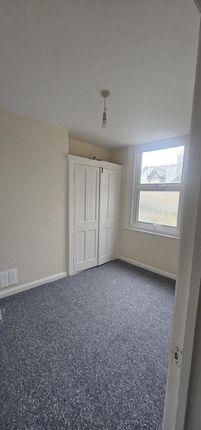 Flat to rent in Gordon Grove, Westgate-On-Sea